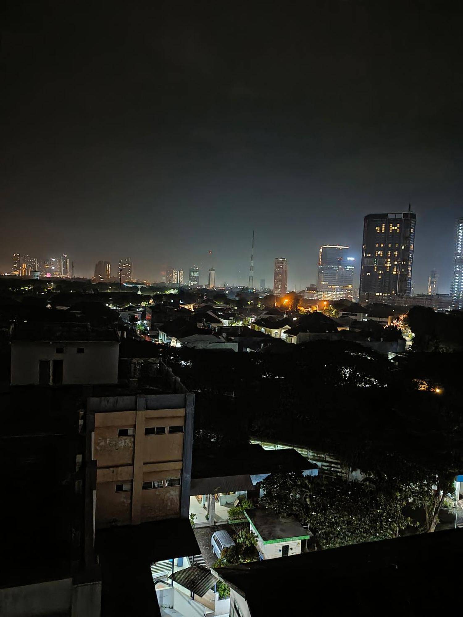 B Blue Hotel Malang Ngoại thất bức ảnh